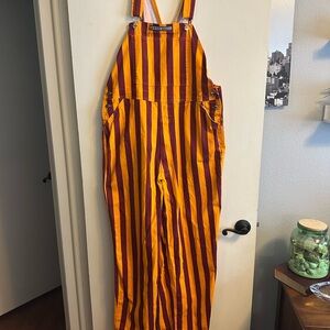 Striped maroon and gold game day bibs